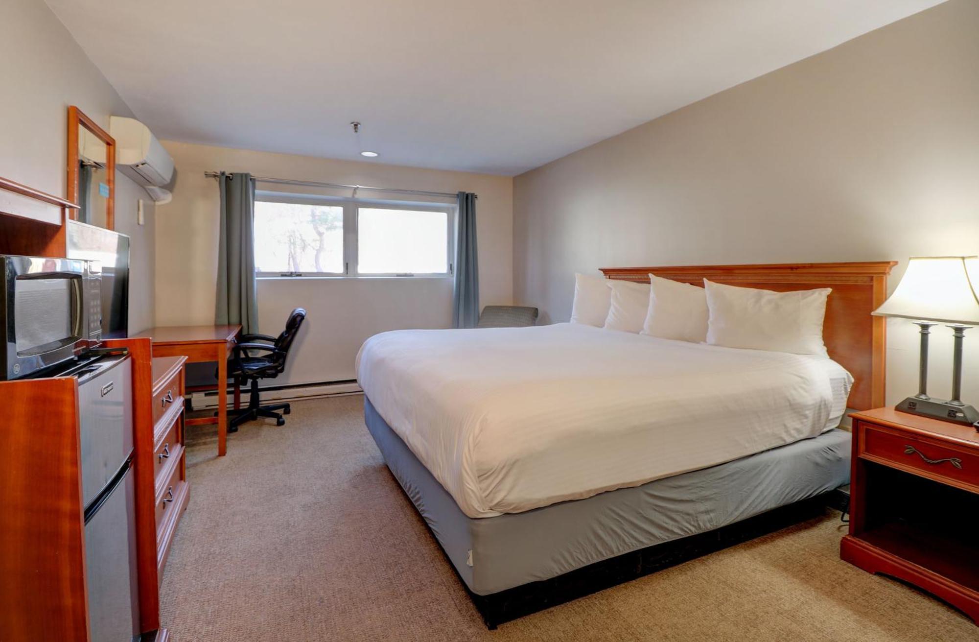 Anchorage Inn And Suites Portsmouth Bagian luar foto