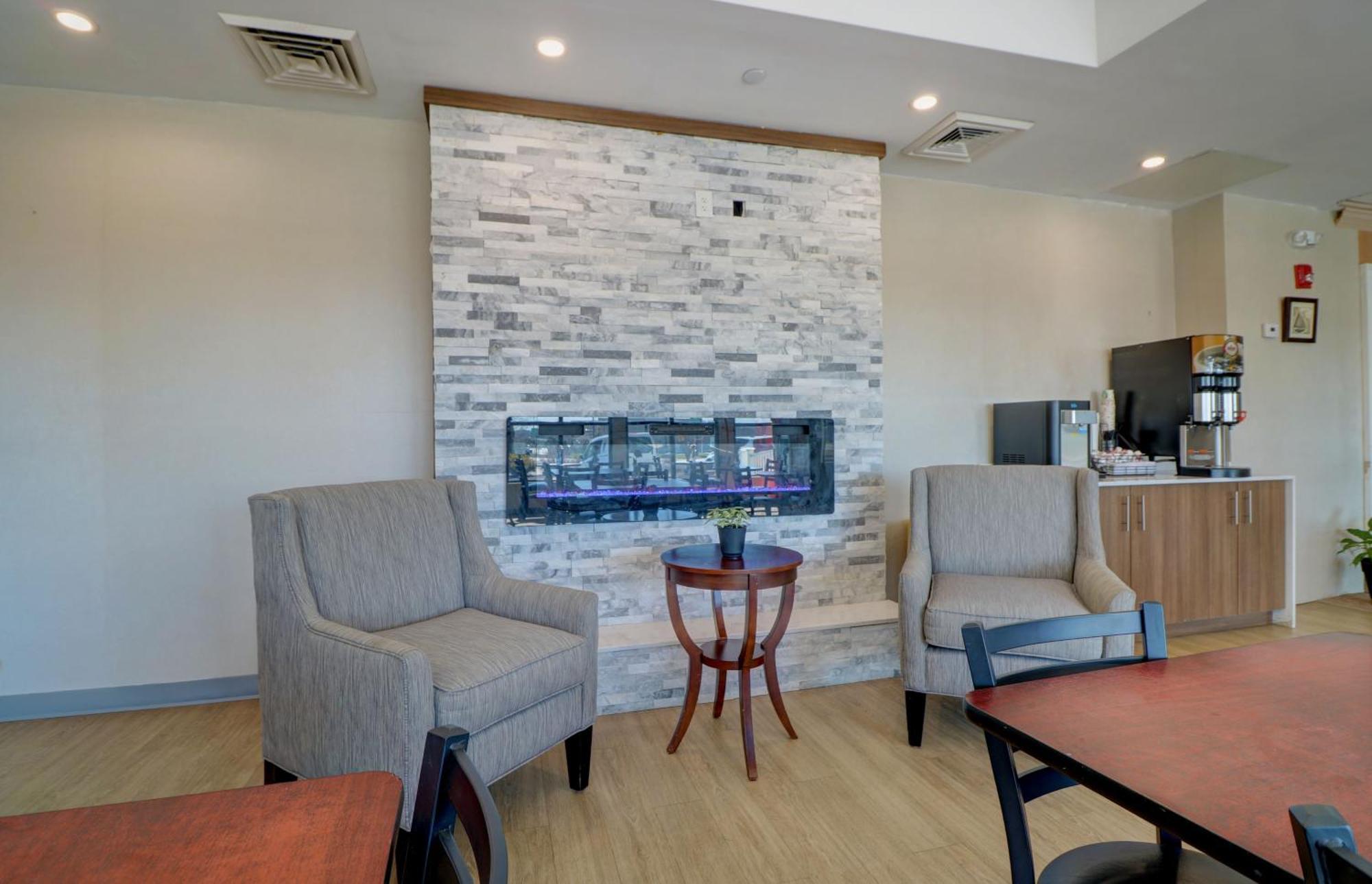 Anchorage Inn And Suites Portsmouth Bagian luar foto