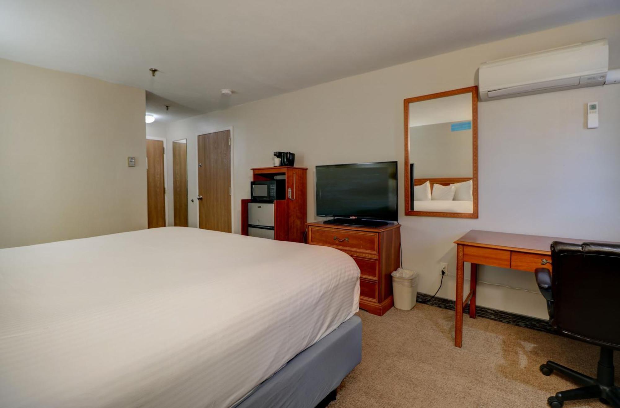 Anchorage Inn And Suites Portsmouth Bagian luar foto