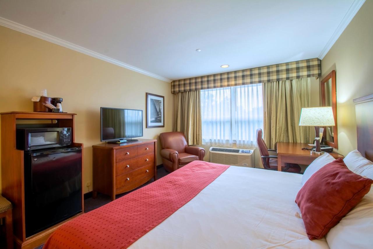 Anchorage Inn And Suites Portsmouth Bagian luar foto